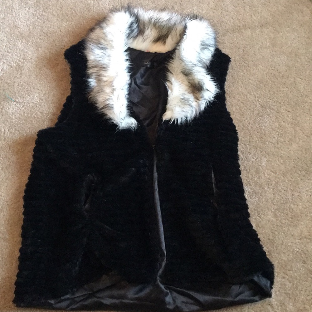 *plus size* fully lined fur like vest